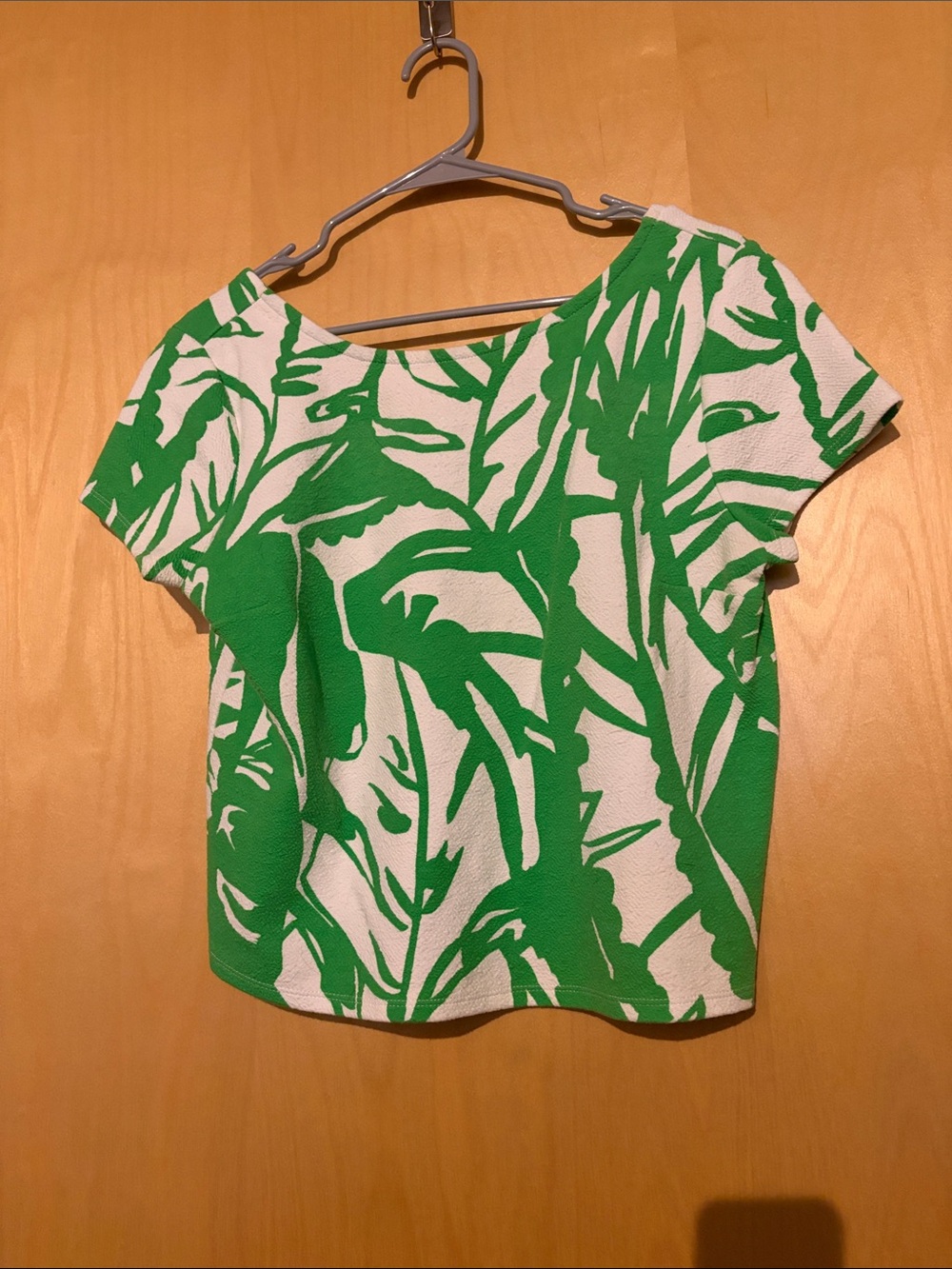 Lilly Pulitzer for Target Green and White Tropical Print Short Sleeve Top
